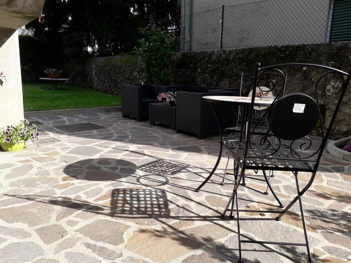 Casa Liberty Hotel Mandello del Lario Bagian luar foto